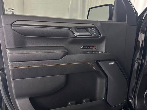 Used 2023 GMC Sierra 1500 AT4 w/ Technology Package image 8