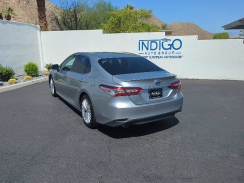 Used 2018 Toyota Camry XLE FWD image 7
