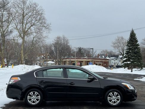 Used 2011 Nissan Altima 2.5 SL w/ 2.5SL Pkg FWD image 9