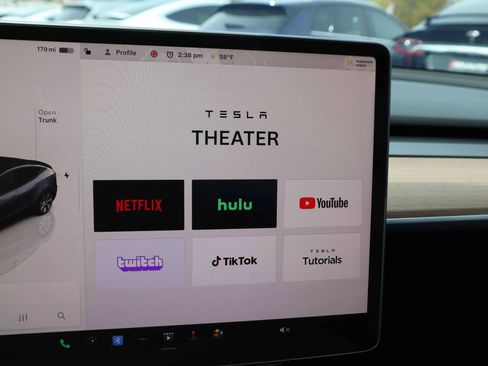 Used 2023 Tesla Model Y Long Range image 23