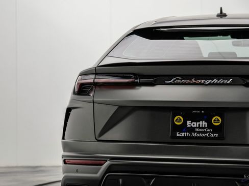 Used 2022 Lamborghini Urus AWD/4WD image 17