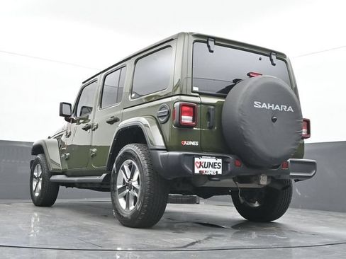 Used 2021 Jeep Wrangler Unlimited Sahara w/ Dual Top Group AWD/4WD image 30