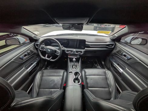 Used 2025 Ford Mustang Premium RWD image 8