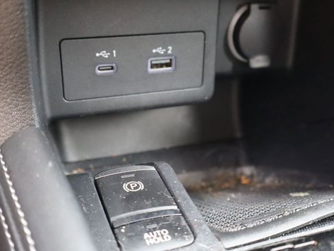 Used 2022 Nissan Kicks SV FWD image 23