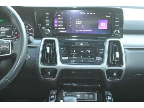 Used 2022 Kia Sorento SX image 16