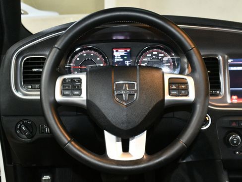 Used 2012 Dodge Charger R/T AWD/4WD image 23
