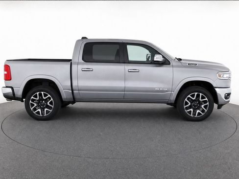 Used 2025 RAM 1500 Laramie AWD/4WD image 11