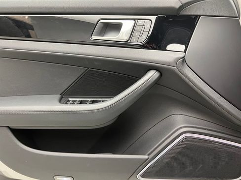 Certified 2023 Porsche Panamera 4 AWD/4WD image 19