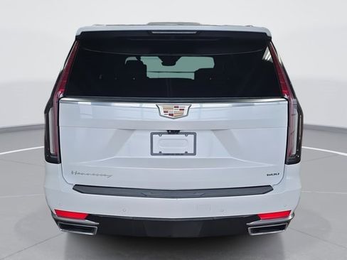 Used 2023 Cadillac Escalade Premium Luxury w/ Performance Package image 4