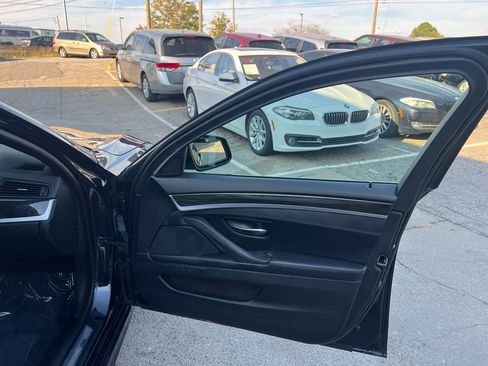 Used 2013 BMW 550i xDrive Sedan image 30