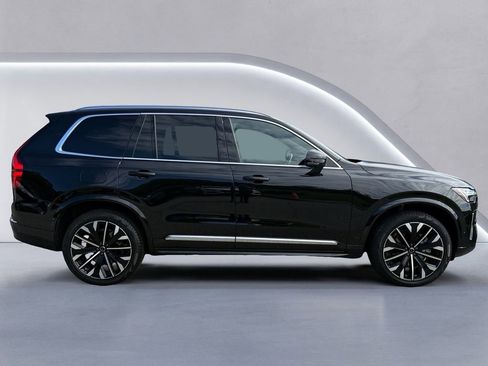Certified 2025 Volvo XC90 B6 Plus image 3
