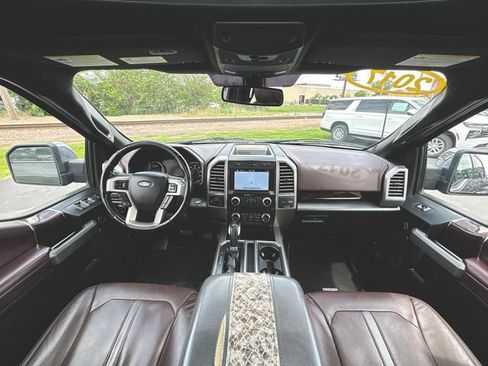 Used 2017 Ford F150 Platinum w/ Equipment Group 701A Luxury AWD/4WD image 21