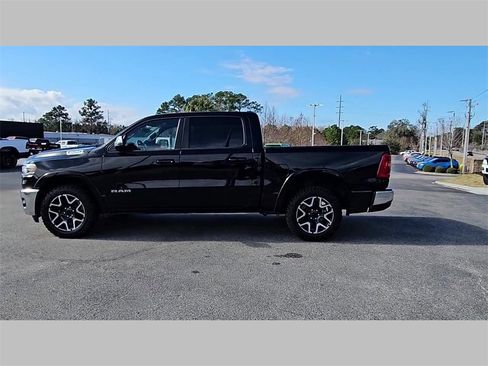 Used 2025 RAM 1500 Laramie image 30