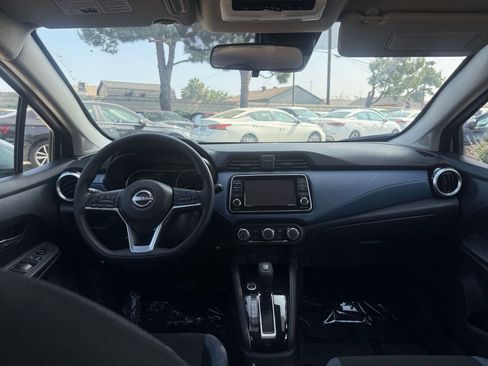 Used 2025 Nissan Versa SV image 29