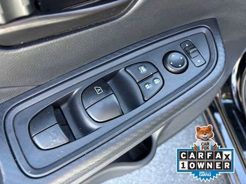 Used 2025 Nissan Versa S w/ Trunk Package image 24