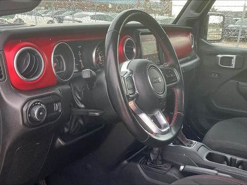Used 2023 Jeep Wrangler Unlimited Rubicon w/ LED Lighting Group AWD/4WD image 2