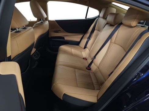 Certified 2025 Lexus ES 300h w/ Luxury Package image 34