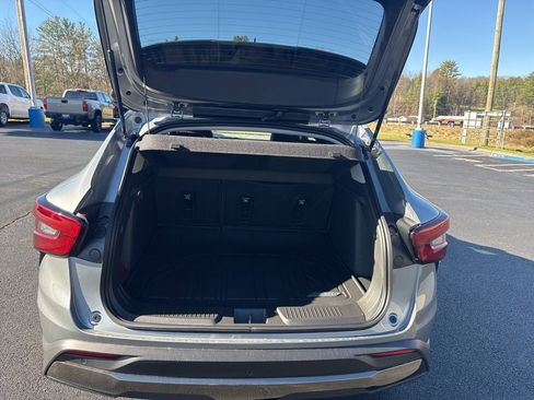 New 2026 Chevrolet Trax ACTIV w/ Sunroof Package image 25