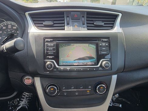 Used 2015 Nissan Sentra SV FWD image 11