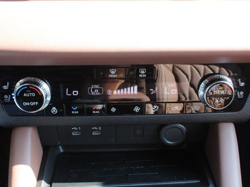 New 2025 Mitsubishi Outlander SEL image 26