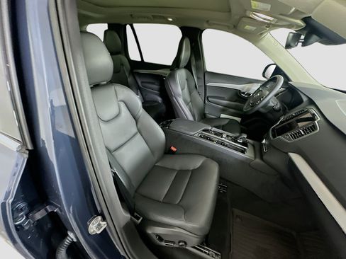 Used 2025 Volvo XC90 B5 Core w/ Protection Package Premier AWD/4WD image 34