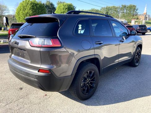 Used 2023 Jeep Cherokee Altitude Lux image 5