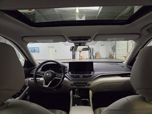 Used 2023 Nissan Altima 2.5 SL FWD image 37