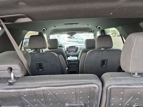Used 2023 Chevrolet Traverse LT FWD image 18