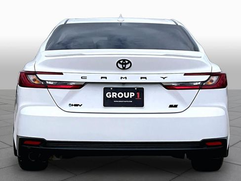 Used 2026 Toyota Camry SE w/ Convenience Package image 5