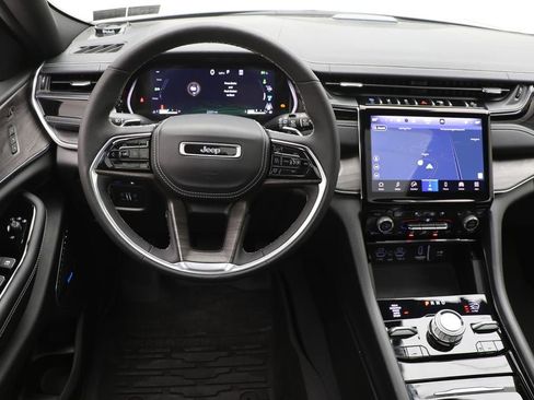 Used 2023 Jeep Grand Cherokee Overland w/ Luxury Tech Group IV image 13