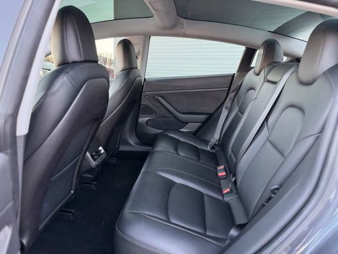 Used 2020 Tesla Model 3 Standard Range image 16