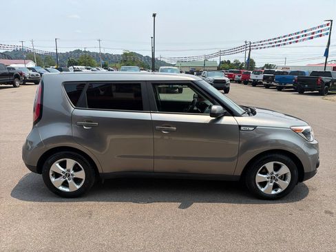 Used 2018 Kia Soul FWD image 20