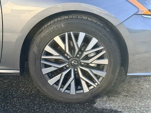 Used 2024 Nissan Altima 2.5 SV image 25