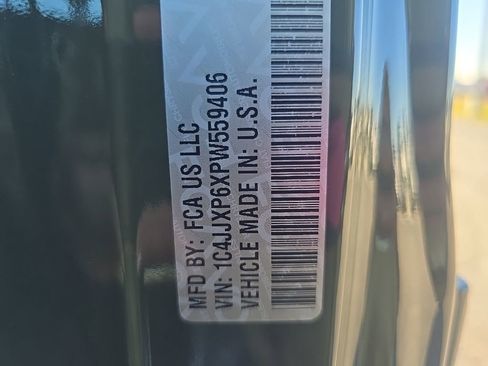 Used 2023 Jeep Wrangler Unlimited Sahara w/ Cold Weather Group image 13