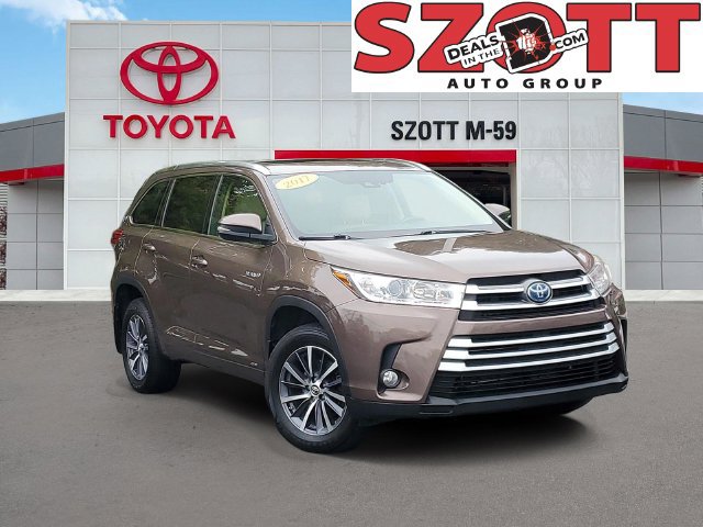 Used 2017 Toyota Highlander XLE AWD/4WD image 1