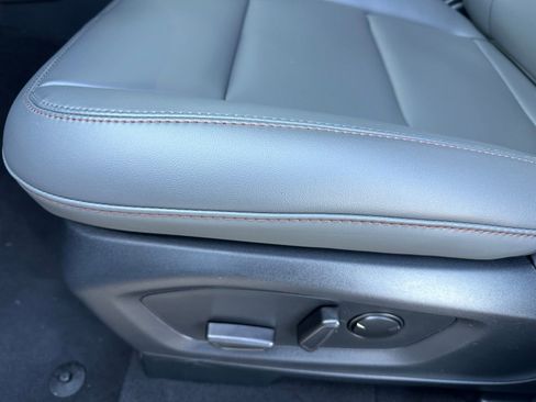 New 2025 Ford Explorer Active w/ Active Comfort Package image 7