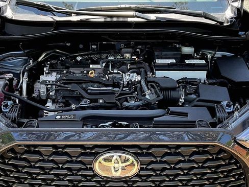 Used 2024 Toyota Corolla Cross LE w/ Moonroof Package image 31