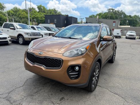 Used 2019 Kia Sportage EX AWD/4WD image 4