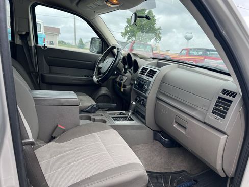Used 2009 Dodge Nitro SE AWD/4WD image 17