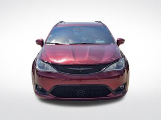 Used 2019 Chrysler Pacifica Limited w/ Advanced Safetytec Group FWD video 2