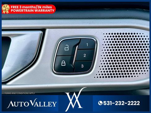 Used 2020 Ford Explorer Platinum w/ Premium Technology Package AWD/4WD image 13