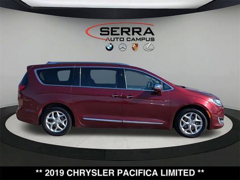 Used 2019 Chrysler Pacifica Limited w/ Advanced Safetytec Group image 12