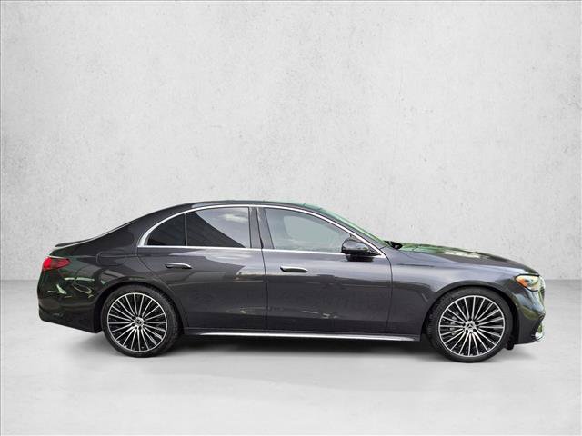 Used 2024 Mercedes-Benz E 350 4MATIC Sedan image 4
