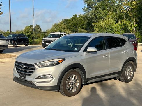 Used 2017 Hyundai Tucson SE Plus w/ Cargo Package FWD image 5
