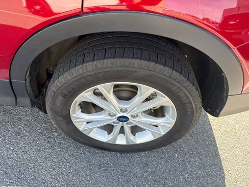 Used 2019 Ford Escape SE image 5