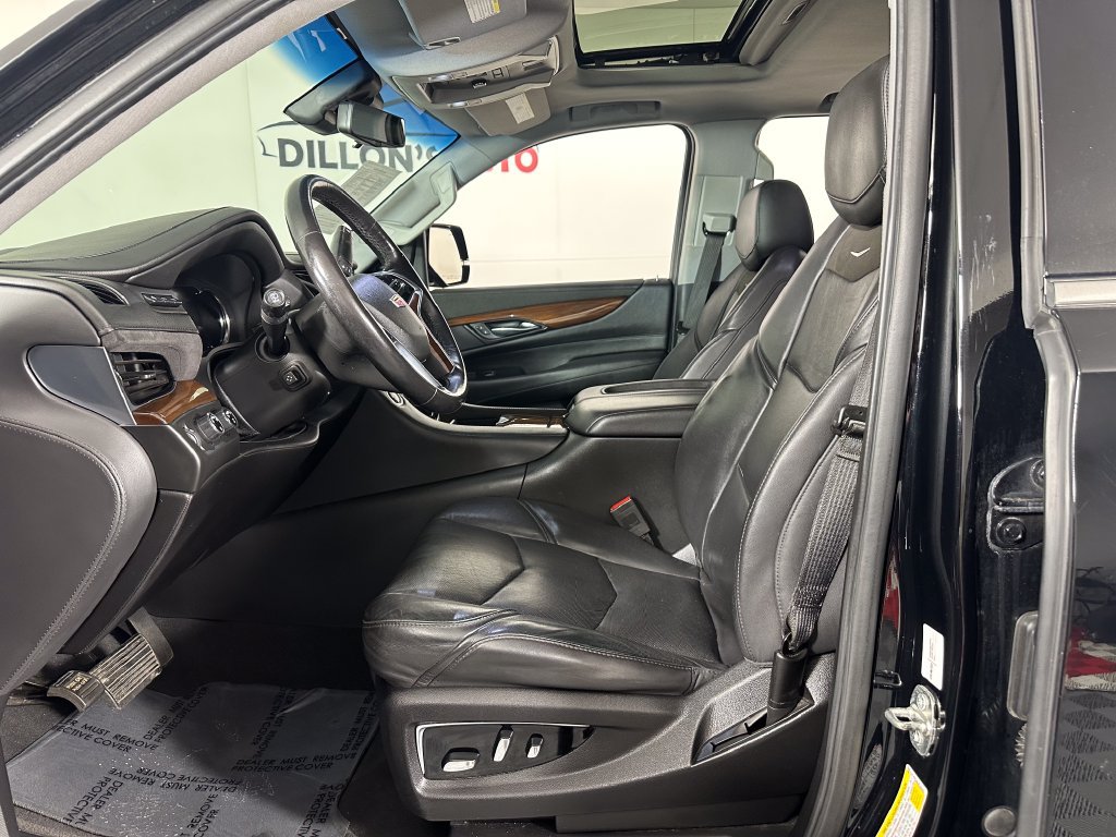 Used 2020 Cadillac Escalade Luxury AWD/4WD image 15