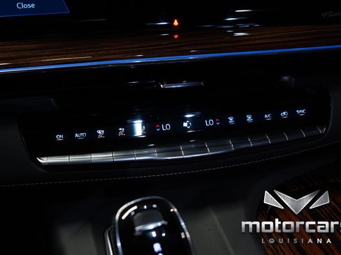 Used 2022 Cadillac Escalade Luxury RWD image 40