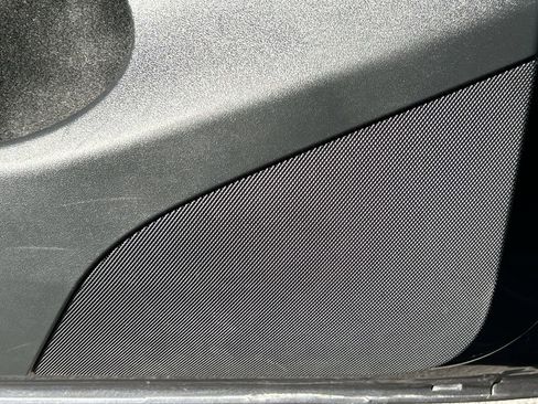 Used 2023 Tesla Model Y 2WD image 24