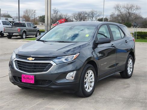 Used 2020 Chevrolet Equinox LS image 3