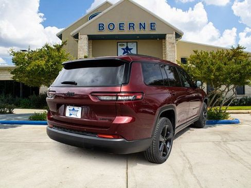 Used 2024 Jeep Grand Cherokee L Limited w/ Black Appearance Package image 5